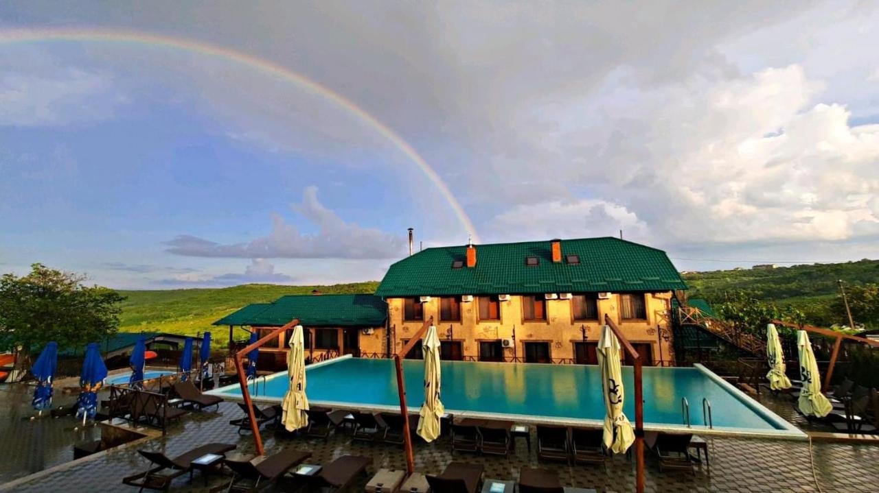 Colina Verde Resort คีชีเนา ภายนอก รูปภาพ